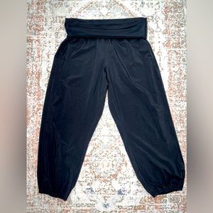 Lululemon black pants